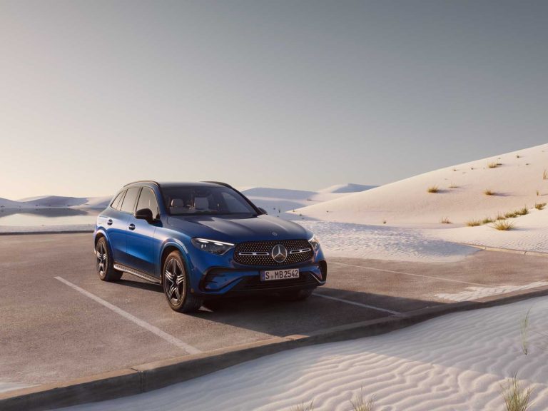 Der neuen Mercedes GLC in blau